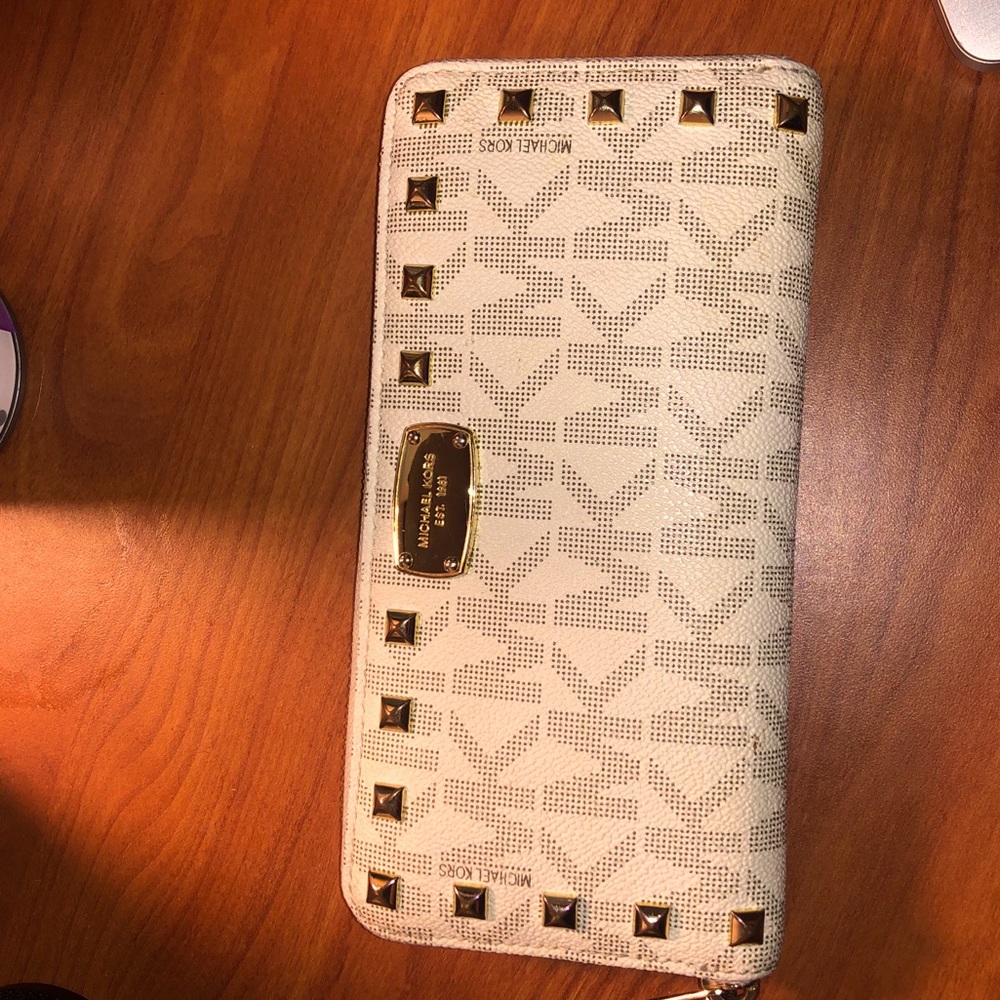 Micheal Kors wallet